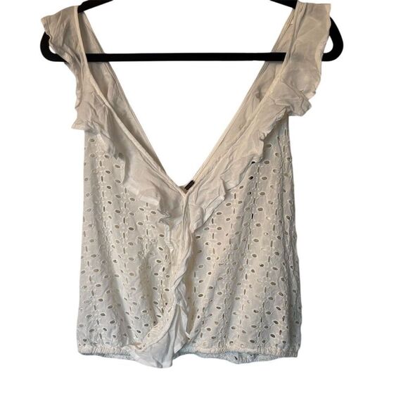 Free People Women's Ivory Eyelet Ruffle V-Neck Blouse Size Small - Picture 1 of 10